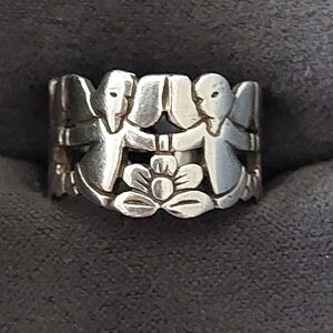 James Avery Retired Angel Ring